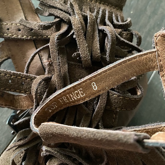 Jeffery Campbell Suede Gladiator Fringe Sandals with Adjustable Straps Size 8 - Picture 4 of 7